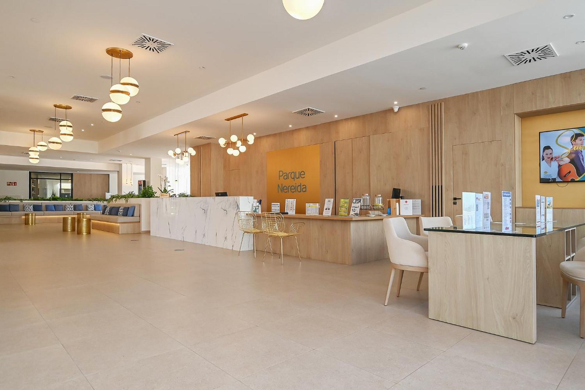 Parque Nereida Suites Hotel 칼라 라트자다 외부 사진